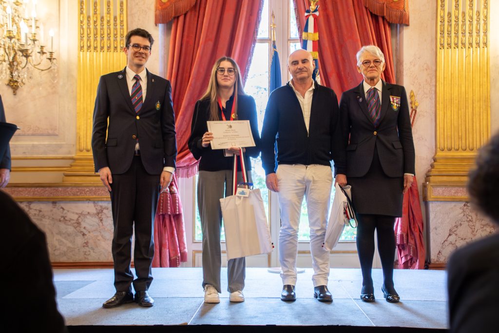 Remise du prix à Etienne Maeliss à l'hotel de Lassey